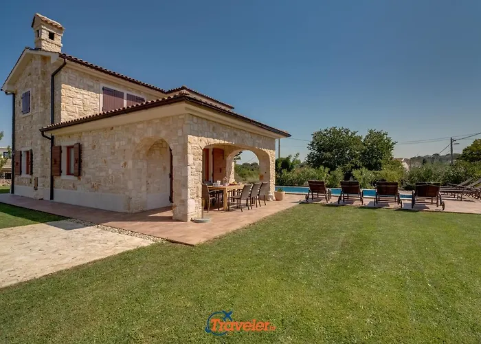 Willa Romantic With A Large Pool And Garden In A Quiet Area - By Traveler Tourist Agency Krk Id 2158
