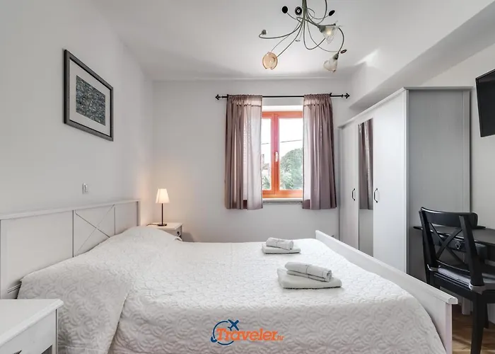 Romantic With A Large Pool And Garden In A Quiet Area - By Traveler Tourist Agency Krk Id 2158 Willa Vrh (Krk)
