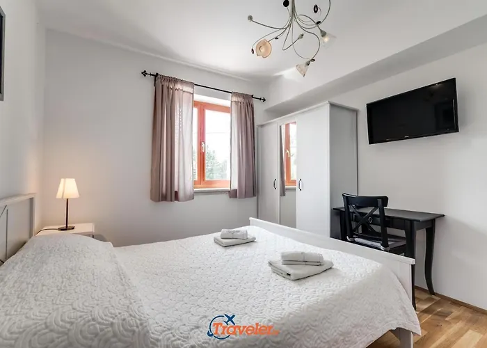 Willa Romantic With A Large Pool And Garden In A Quiet Area - By Traveler Tourist Agency Krk Id 2158 *