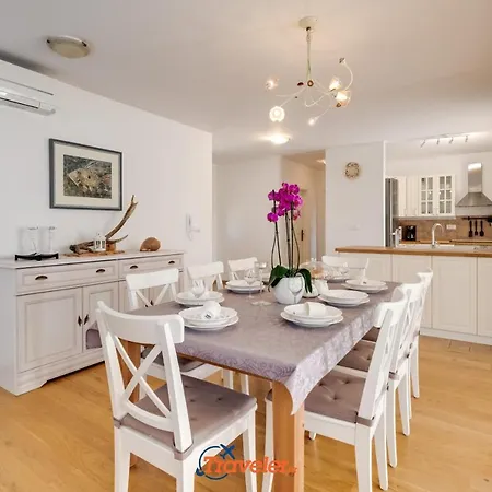 House * Vrh (Krk)