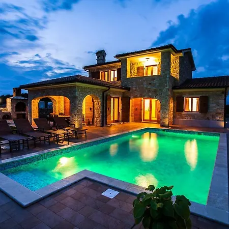 House Вилла *