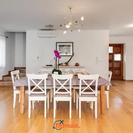 House Vrh (Krk)