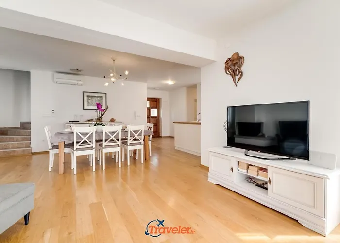Romantic With A Large Pool And Garden In A Quiet Area - By Traveler Tourist Agency Krk Id 2158 *