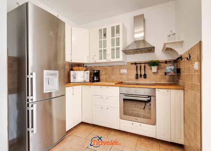 Vila Romantic With A Large Pool And Garden In A Quiet Area - By Traveler Tourist Agency Krk Id 2158 Vrh (Krk)