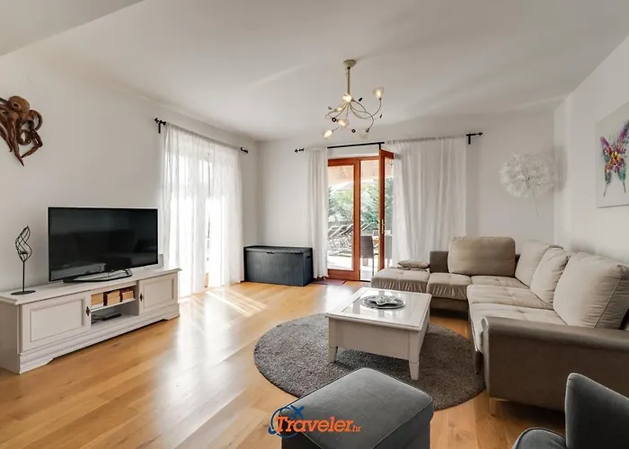 Romantic With A Large Pool And Garden In A Quiet Area - By Traveler Tourist Agency Krk Id 2158 Vrh (Krk)