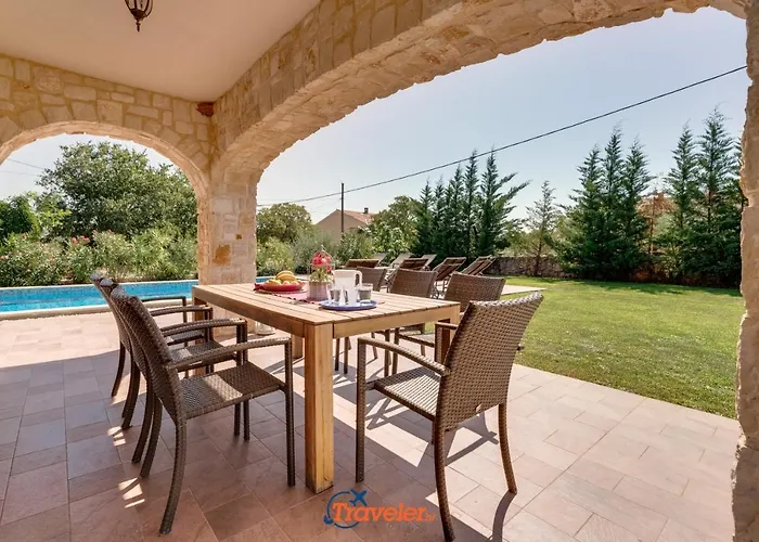Romantic With A Large Pool And Garden In A Quiet Area - By Traveler Tourist Agency Krk Id 2158 Vrh (Krk)