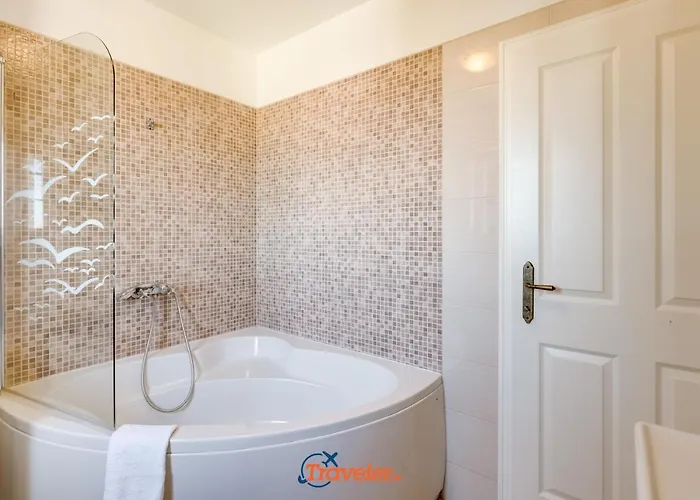 Romantic With A Large Pool And Garden In A Quiet Area - By Traveler Tourist Agency Krk Id 2158 Vila *