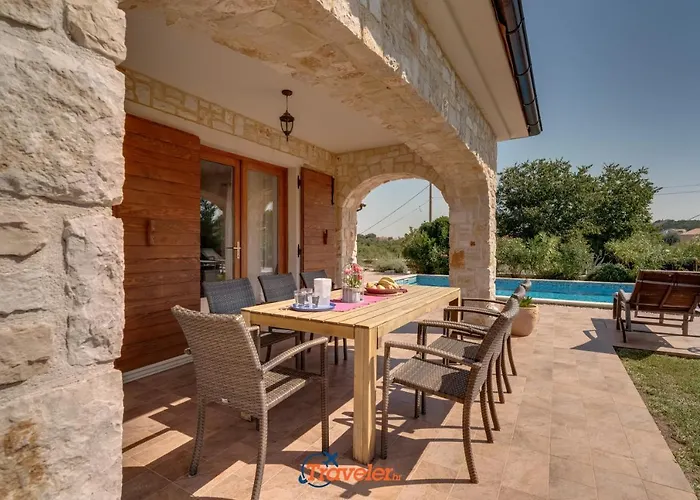 Vila Romantic With A Large Pool And Garden In A Quiet Area - By Traveler Tourist Agency Krk Id 2158 Vrh (Krk)
