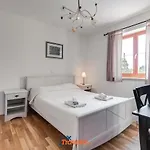 House * Vrh (Krk)